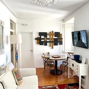 Bright And Spacious Three Bedroom In The Heart Of , Lisboa Portugal